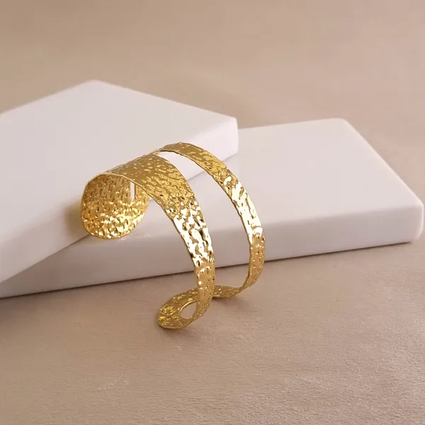 Dual-Band_Hammered_Cuff