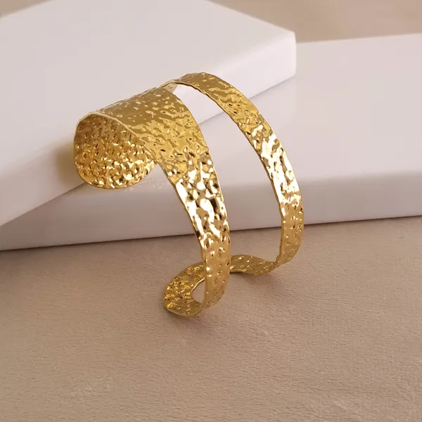 Dual-Band_Hammered_Cuff