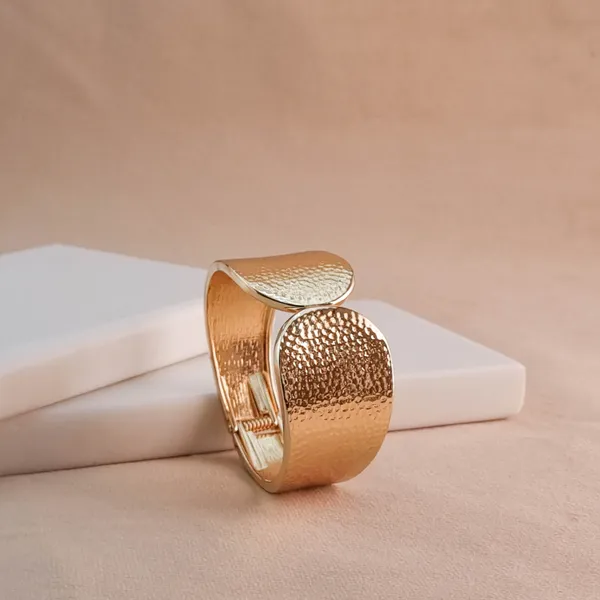Duality_Textured_Bangle