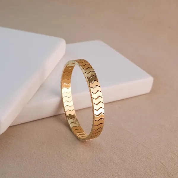 Golden_Ripple_Bangle