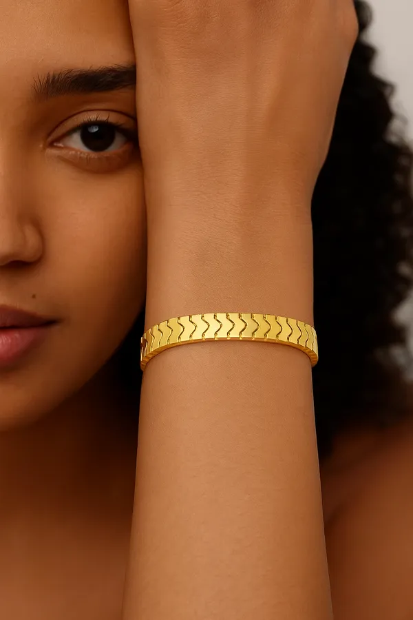 Golden_Ripple_Bangle