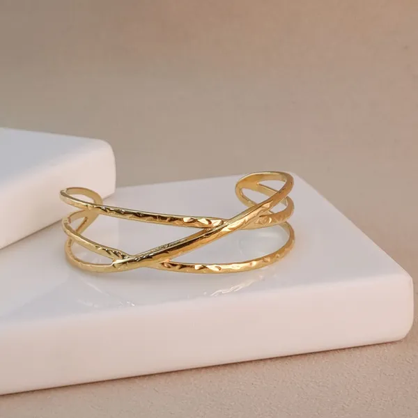 Gold_Stainless_Steel_Wave_Cuff_Bracelet_For_Women