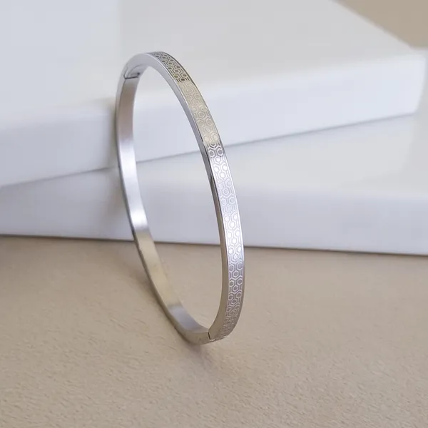 Silver_Stainless_Steel_Honeycomb_Engraved_Bangle_For_Women