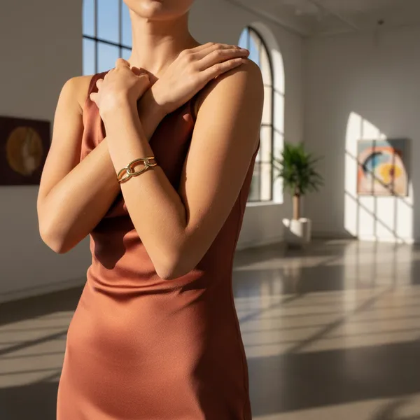 Interlink_Aura_Cuff