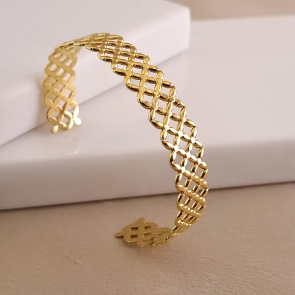 Lattice_Aura_Cuff