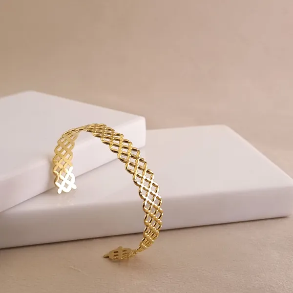 Lattice_Aura_Cuff