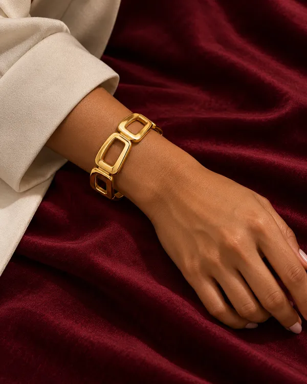 Linked_Square_Frame_Cuff_Bracelet
