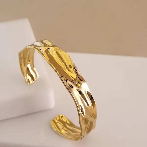 Gold_Stainless_Steel_Liquid_Wave_Cuff_Bracelet_For_Women