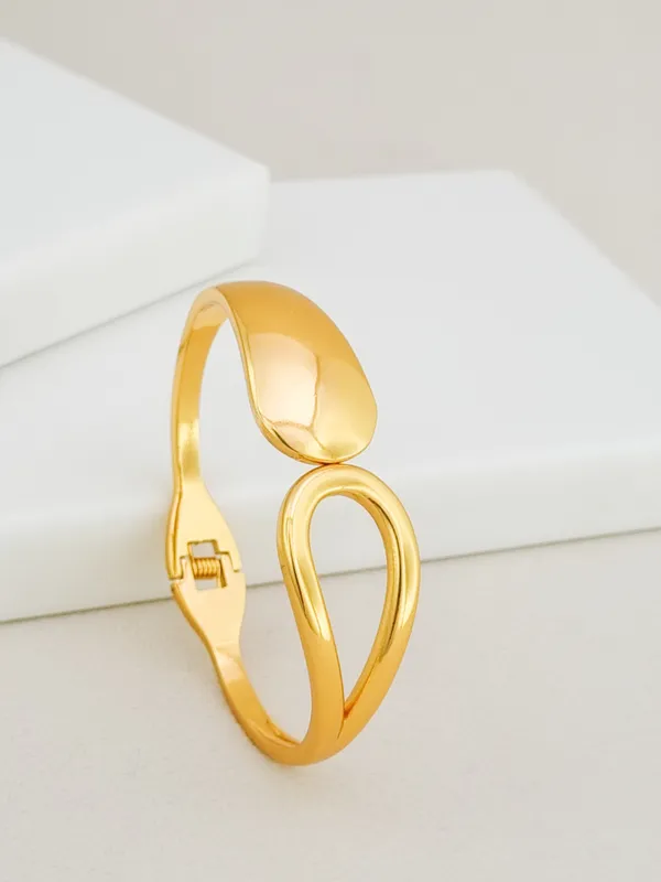 Molten_Teardrop_Spring_Cuff_Bracelet
