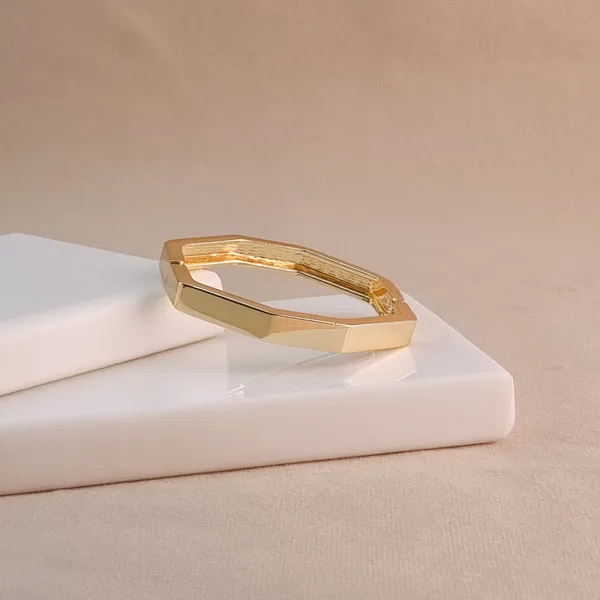 Gold_Stainless_Steel_Octavia_Geometric_Bangle_For_Women