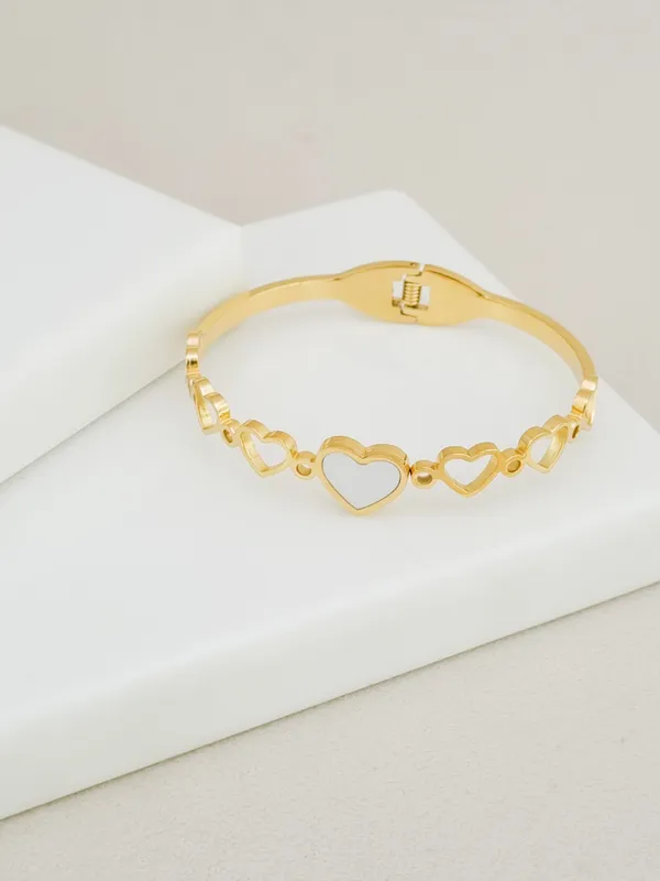 Gold_Stainless_Steel_Pearl_Heart_Row_Spring_Cuff_Bracelet_For_Women