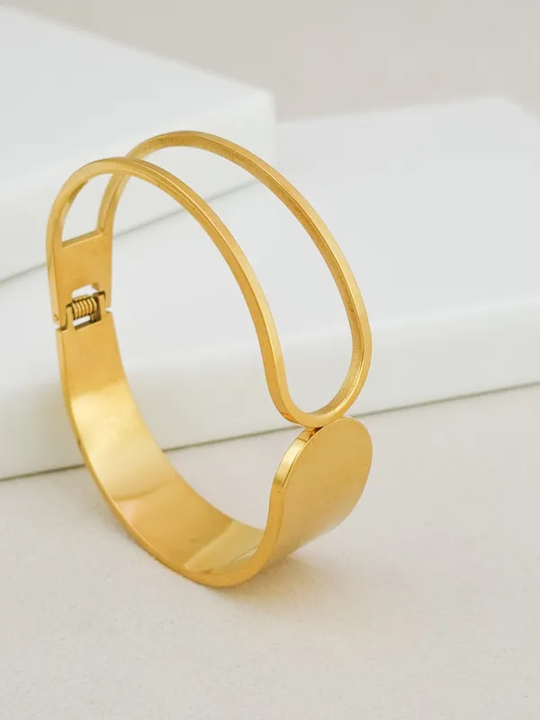 Plate_Circle_Spring_Cuff_Bracelet