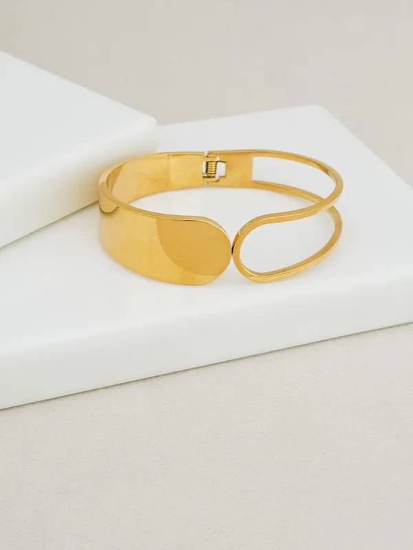 Plate_Circle_Spring_Cuff_Bracelet