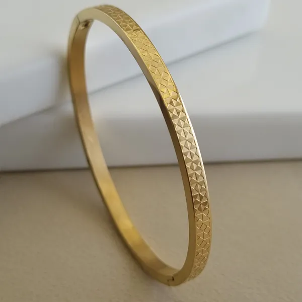 Gold_Stainless_Steel_Prism_Geometric_Bangle_For_Women