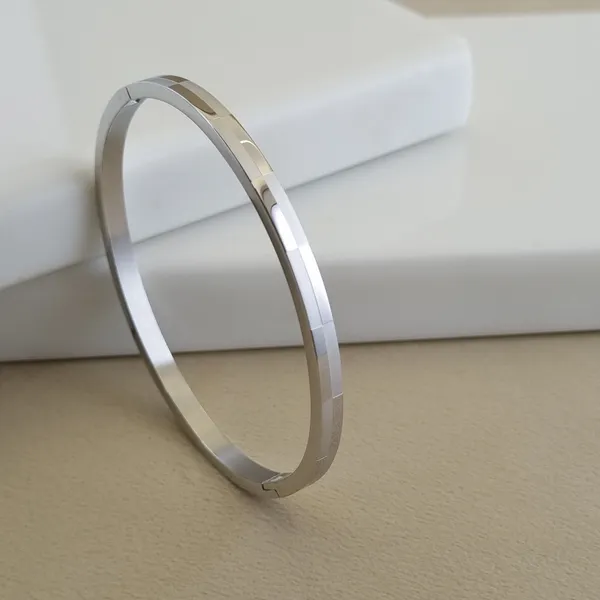 Prism_Bangle_Silver