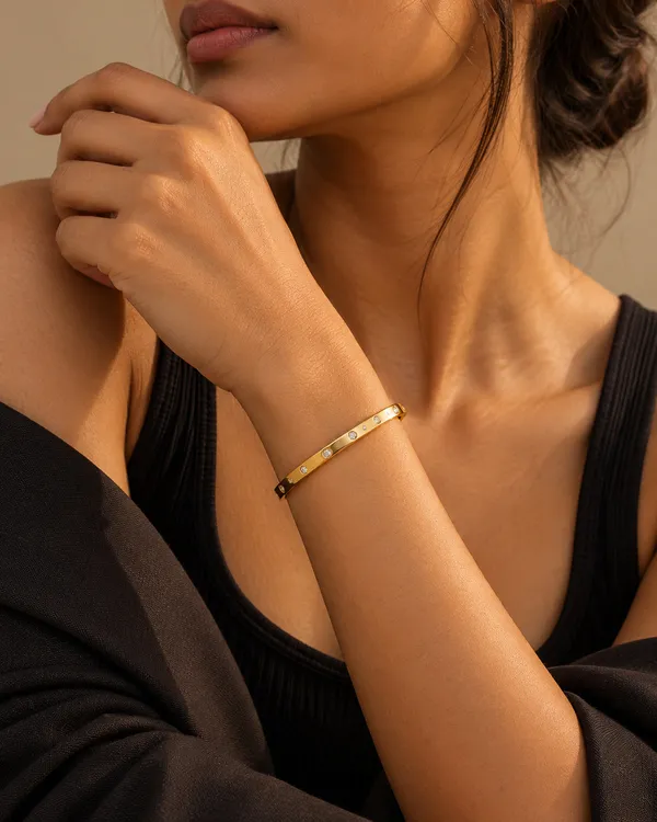 Scatter_CZ_Side_Lock_Cuff_Bracelet