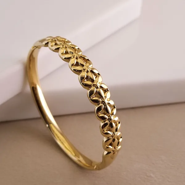 Serene_Bloom_Bangle