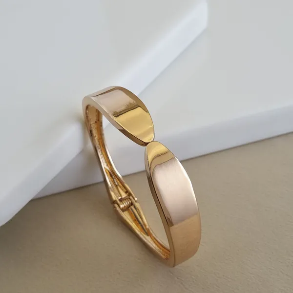 Gold_Stainless_Steel_Tapered_Sculptural_Cuff_Bracelet_For_Women