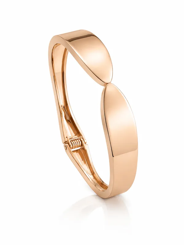 Gold_Stainless_Steel_Tapered_Sculptural_Cuff_Bracelet_For_Women