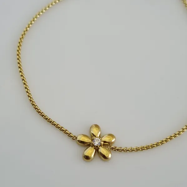 Gold_Stainless_Steel_Dainty_Bloom_Floral_Bracelet_For_Women