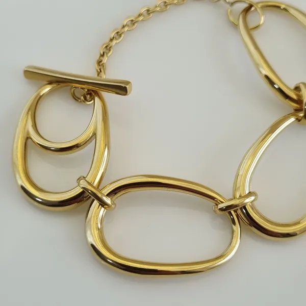 Sculptural_Ovoid_Toggle_Bracelet
