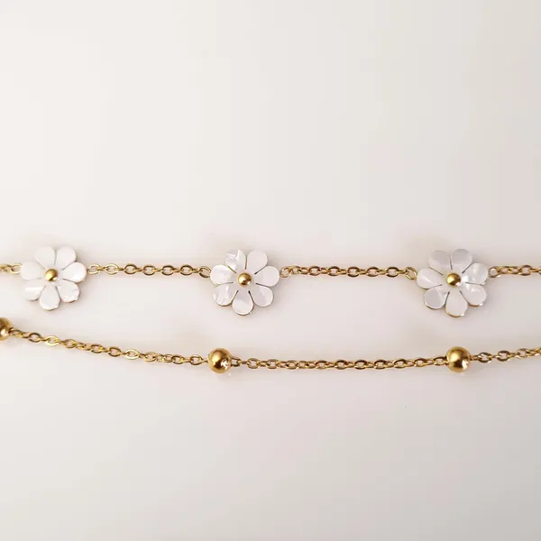 Gold_Stainless_Steel_Solea_Petal_Bracelet_For_Women