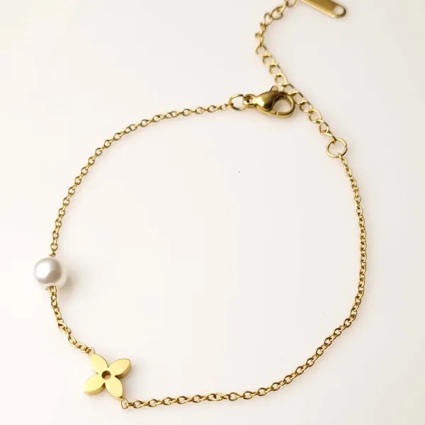 Gold_Stainless_Steel_Pearl_Bracelet_For_Women