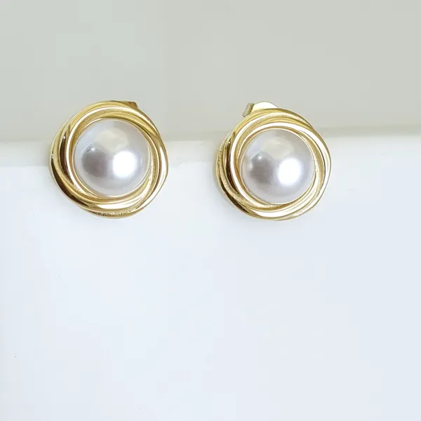 Aura_Pearl_Orbit_Stud_Earrings