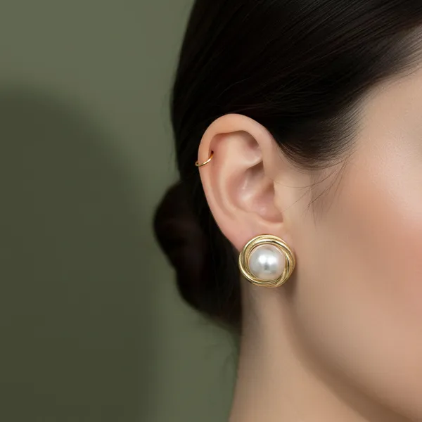 Aura_Pearl_Orbit_Stud_Earrings