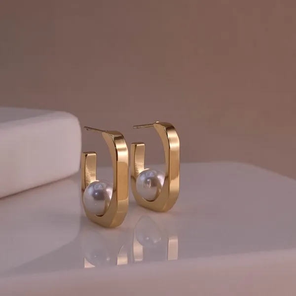 Aurum_Crescent_Hoops_Earrings