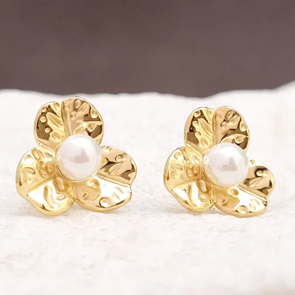 Botanical_Pearl_Flower_Stud_Earrings
