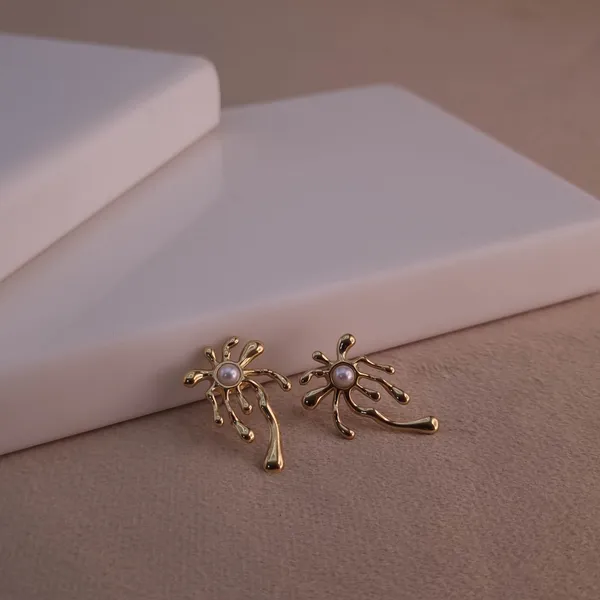 Eclipse_Spark_Studs_Earrings