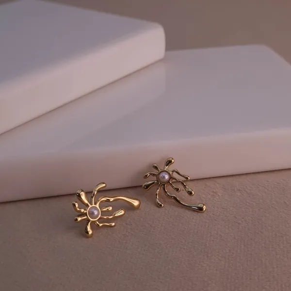 Eclipse_Spark_Studs_Earrings