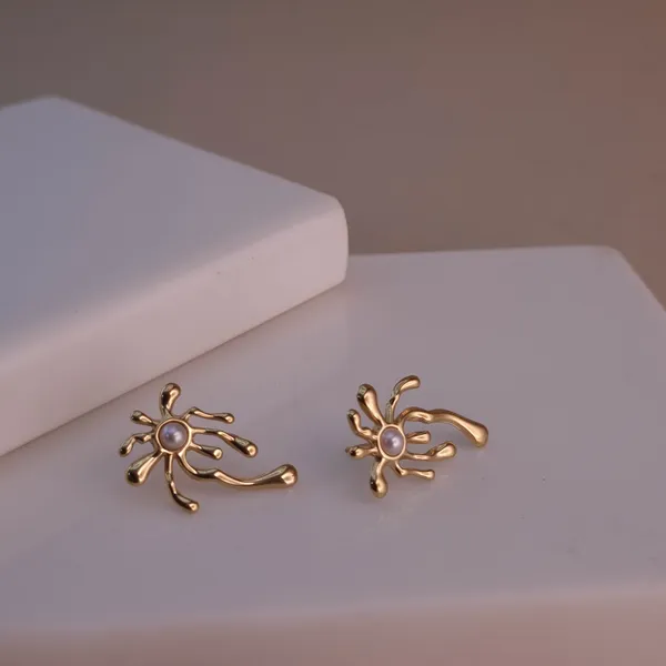 Gold_Stainless_Steel_Eclipse_Spark_Stud_Earrings_For_Women