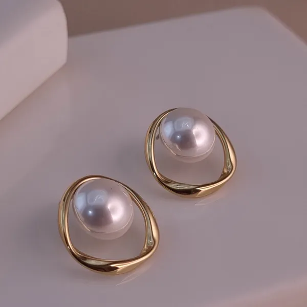 Ethereal_Orbit_Studs_Earrings
