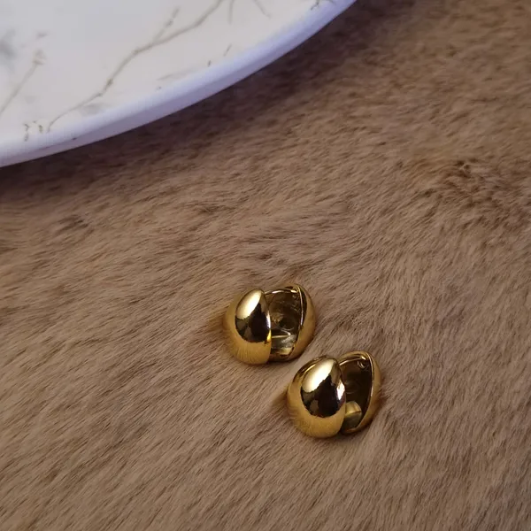 Golden_Embrace_Huggies_Earrings