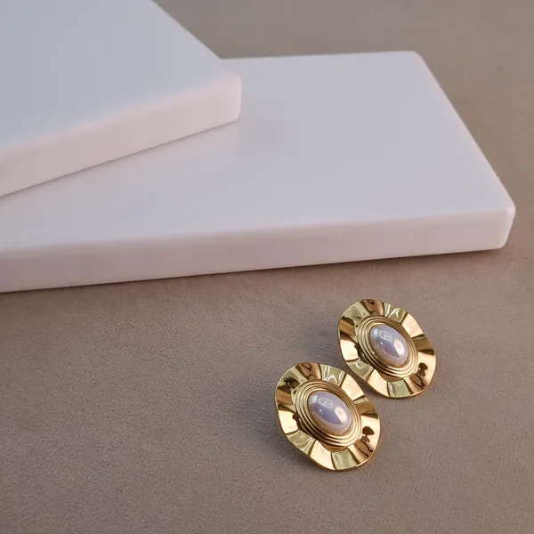 Golden_Wave_Frames_Earrings