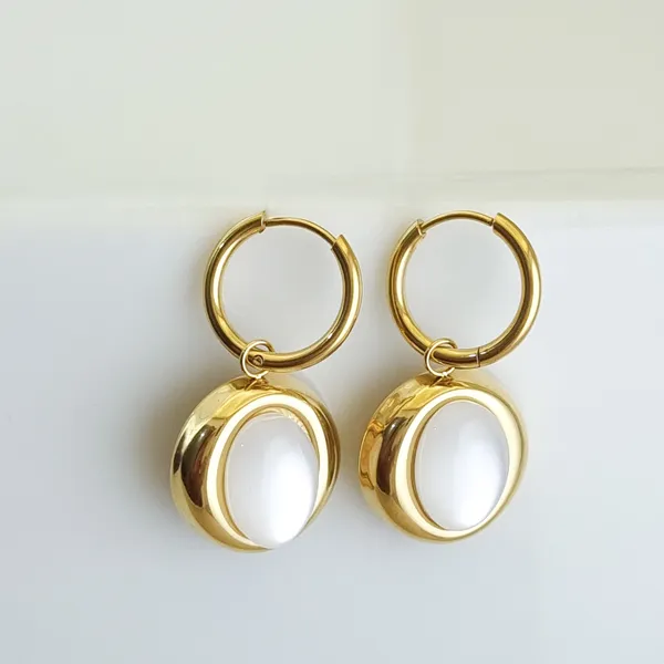 Lune_Orb_Moonstone_Drop_Earrings