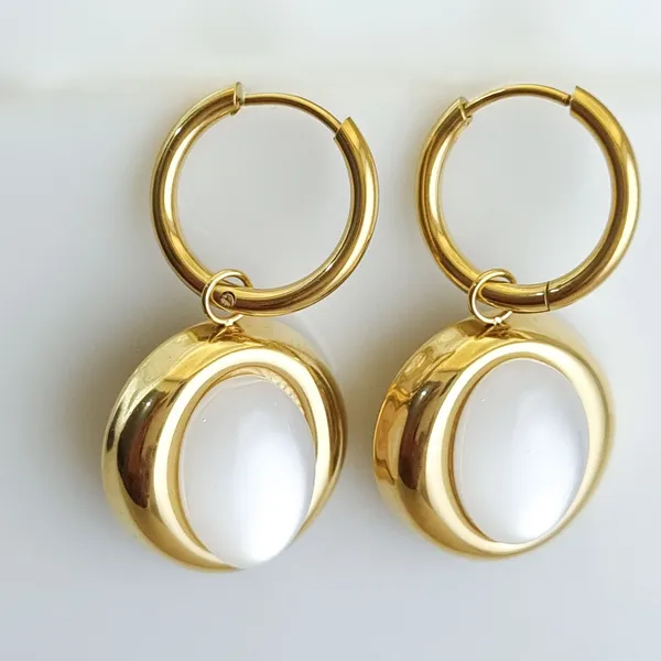 Lune_Orb_Moonstone_Drop_Earrings
