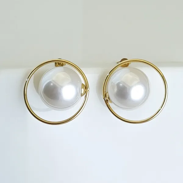 Lune_Orb_Pearl_Halo_Stud_Earrings