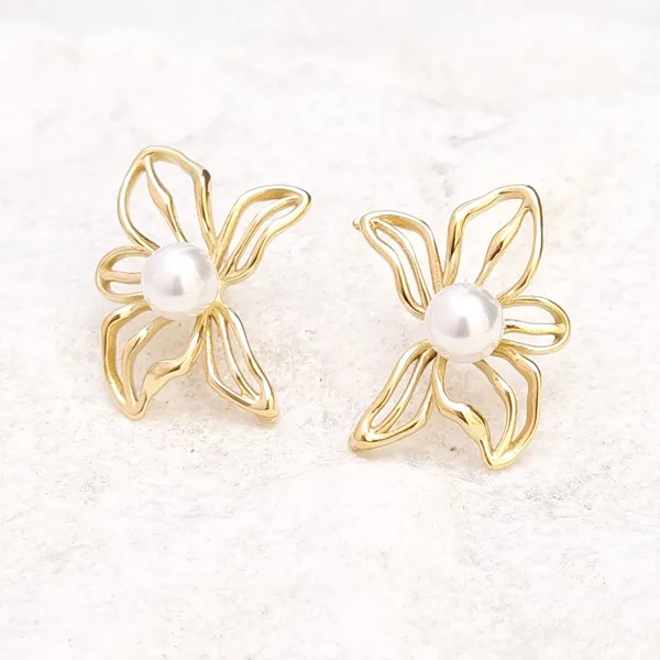 Pearl_Bow_Stud_Earrings