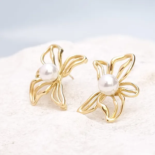Pearl_Bow_Stud_Earrings