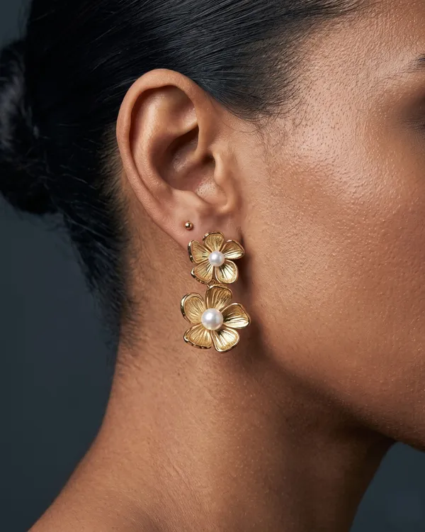 Pearl_Centre_Flower_Stud_Earrings
