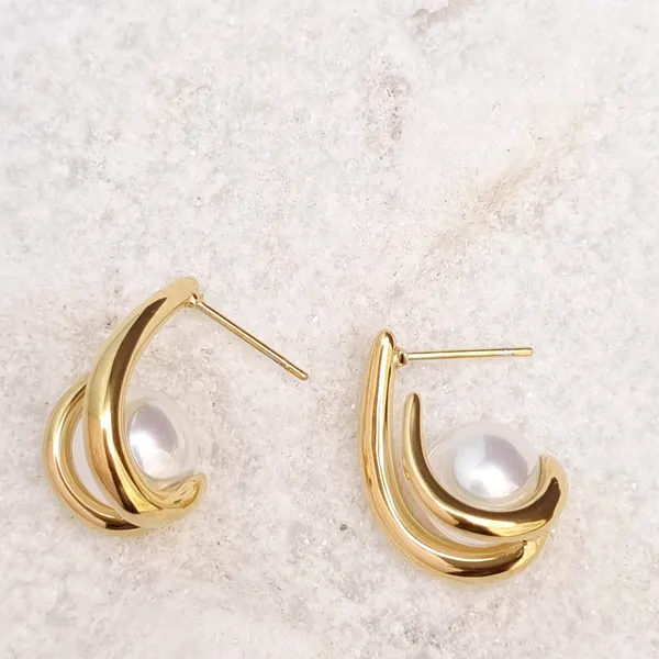 Gold_Stainless_Steel_Pearl_Claw_Stud_Earrings_For_Women