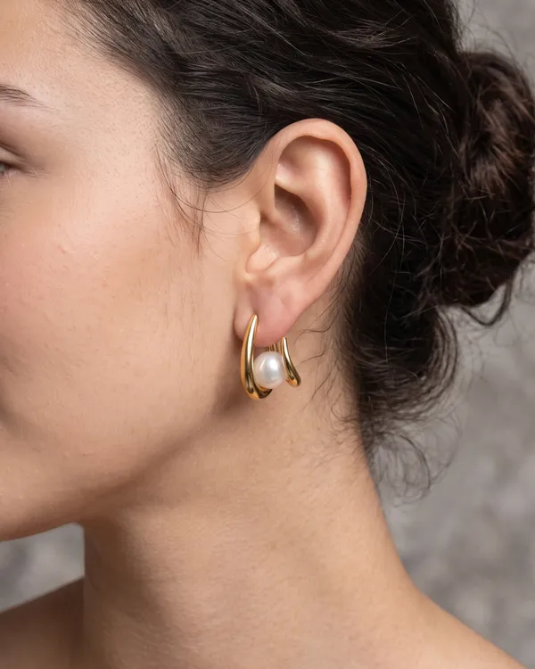 Gold_Stainless_Steel_Pearl_Claw_Stud_Earrings_For_Women
