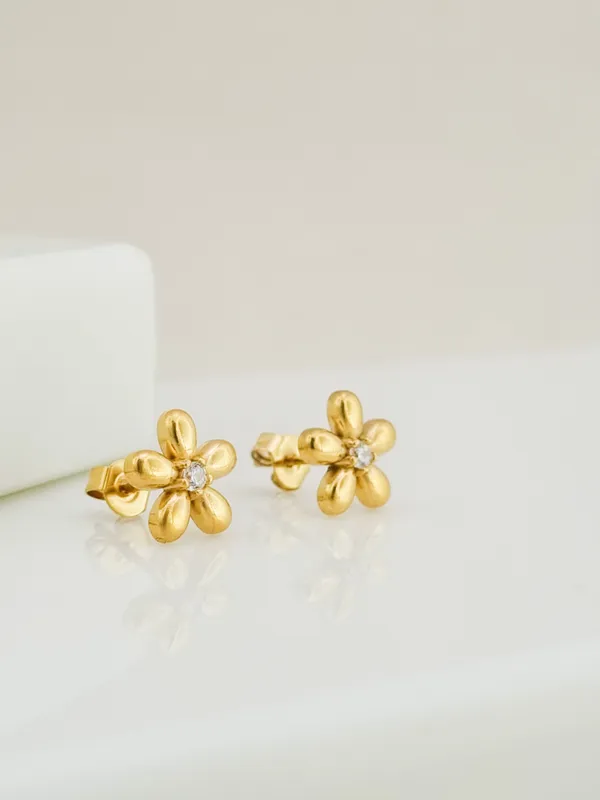 Puffy_Daisy_CZ_Centre_Stud_Earrings