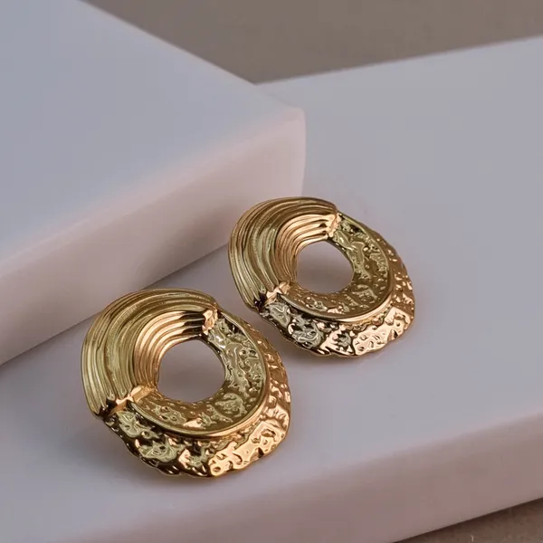 Sculpted_Glow_Earrings