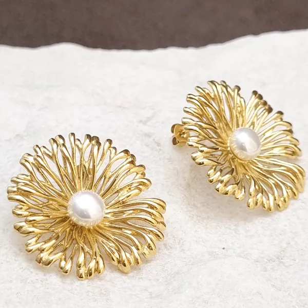 Sunburst_Pearl_Stud_Earrings