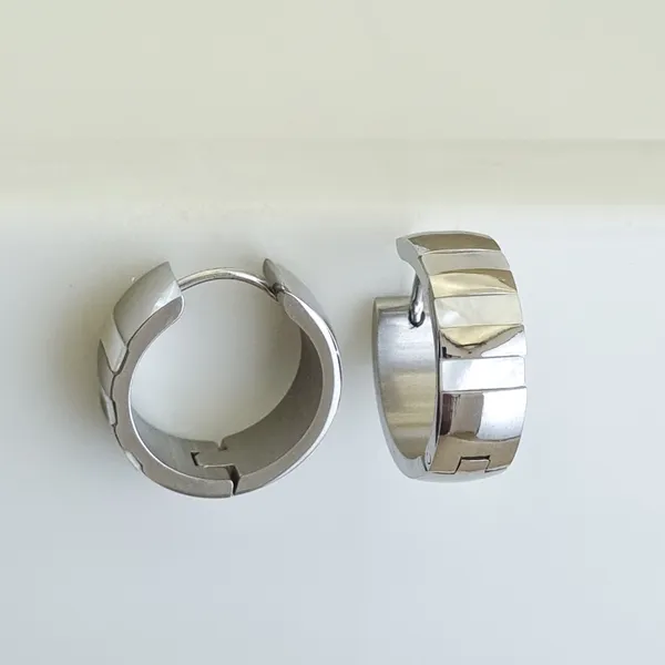 Titan_Linear_Bezel_Hoops