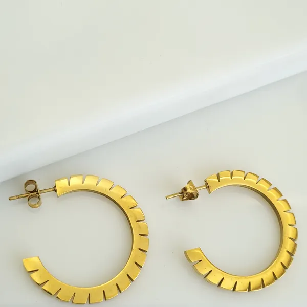 Vector_Grooved_Hoop_Earrings
